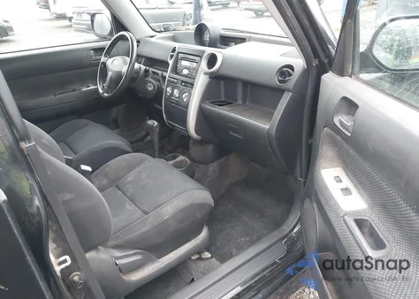 2005 Scion Xb from USA, damaged, VIN JTLKT324954021760